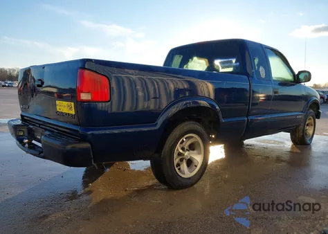 2000 Chevrolet S-10 Ls from USA, damaged, VIN 1GCCS1948Y8138191